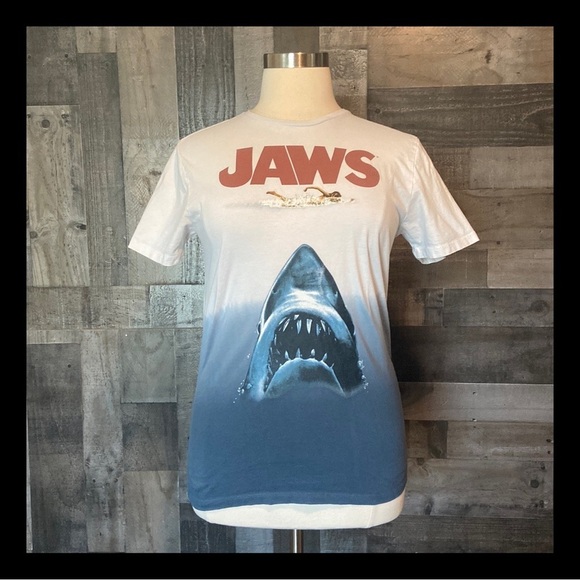 Men’s Jaws t-shirt medium 70’s classic movies fandom beach swim summer vacation - Picture 1 of 12
